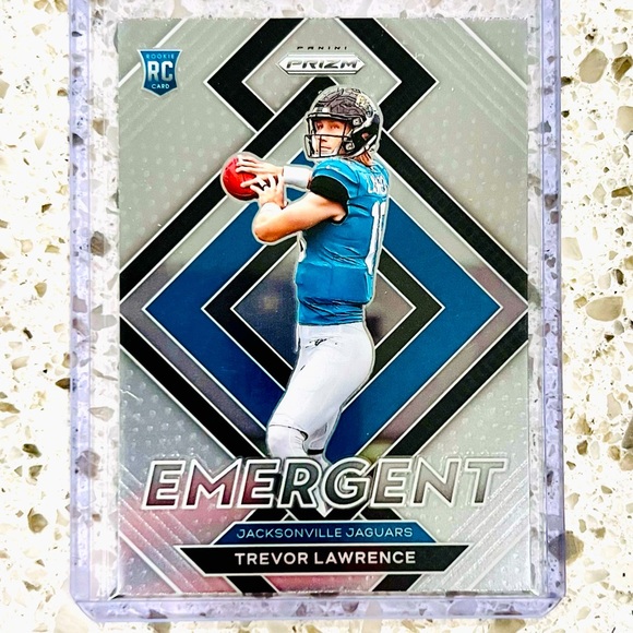 TREVOR LAWRENCE BASE ROOKIE CARD NFL JAGUARS 2021 - Picture 1 of 2